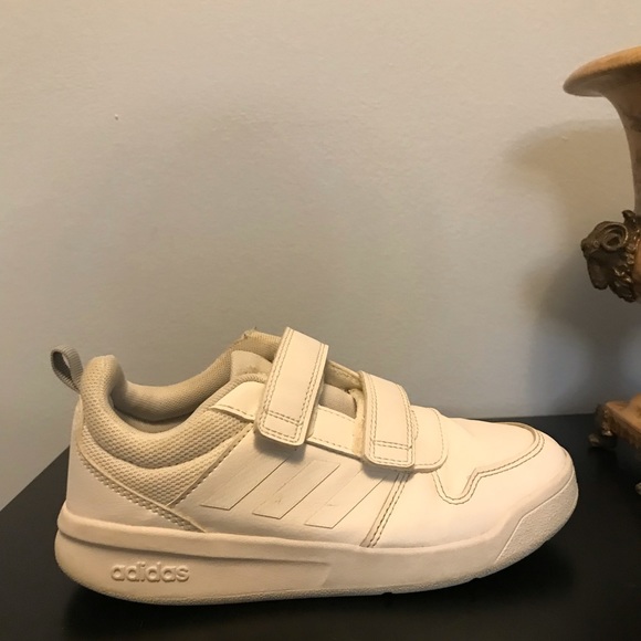 Adidas kids white sneakers size 1,5 - Picture 4 of 13